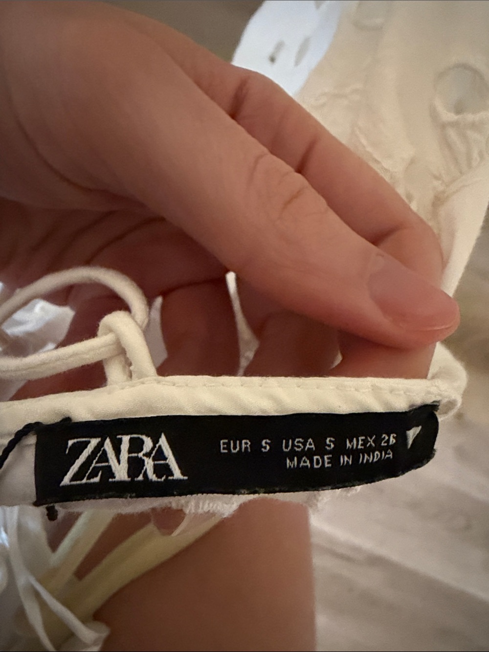 Zara White Eyelet Tie-Back Puff Sleeve Blouse - Picture 3 of 4